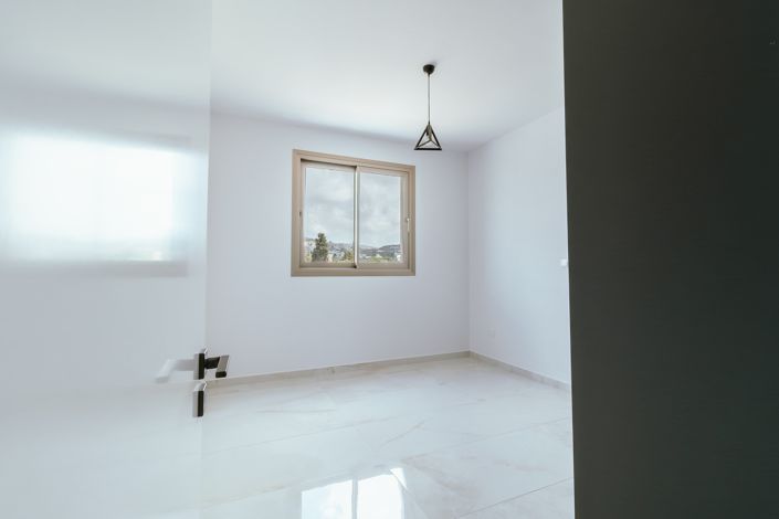 Image No.24-3 Bed Apartment for sale