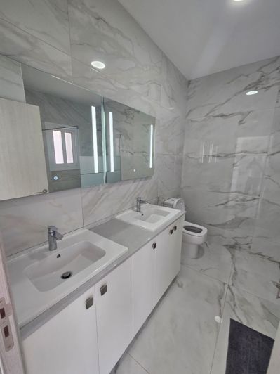 Image No.16-3 Bed House for sale