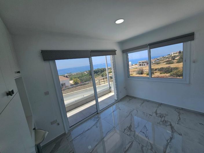 Image No.18-3 Bed House for sale