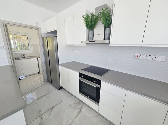 Image No.8-3 Bed House for sale