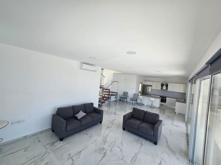 Image No.9-3 Bed House for sale