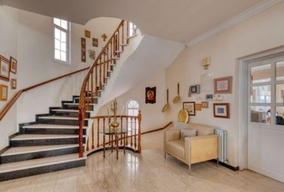 c9374739-a915-411e-85b0-cd67278ae09e