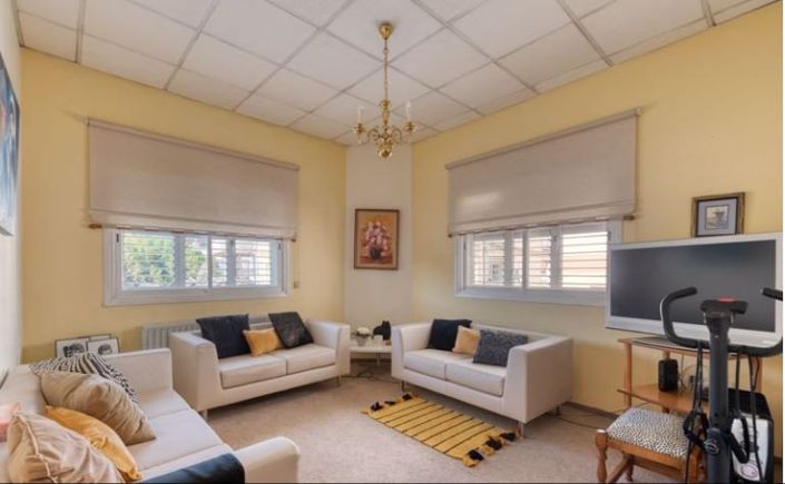 Image No.17-6 Bed House for sale