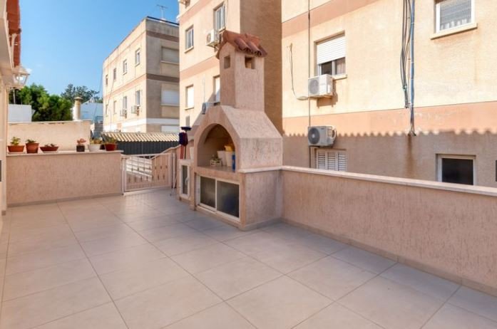 Image No.25-6 Bed House for sale