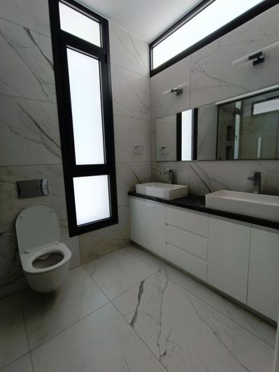 Image No.26-4 Bed House for sale