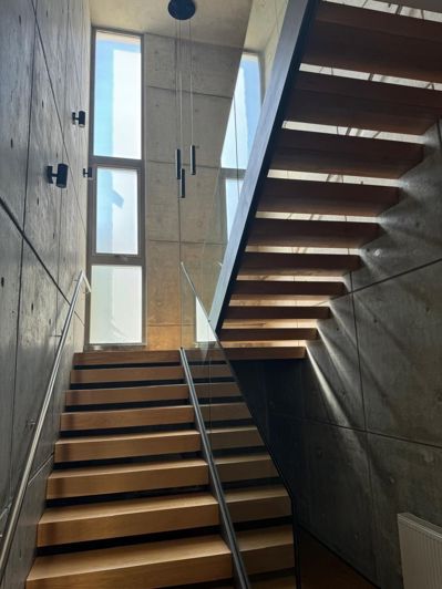 Image No.18-5 Bed House for sale