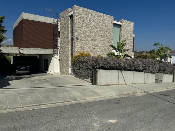 Image No.5-5 Bed House for sale