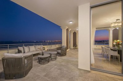 a9382978-593b-43ad-b214-e06a1938641b