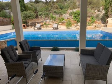 d5d4f300-1f5e-4198-8e07-aa80eaae6924