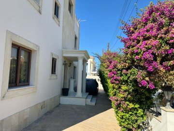 848b81a3-32dd-46f7-828b-de3361c5057d