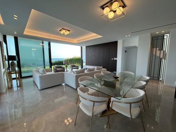 f888f821-7883-4643-957a-fb120af4e3ab