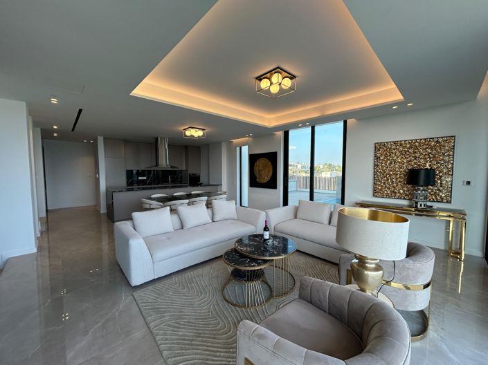 Image No.12-4 Bed House for sale