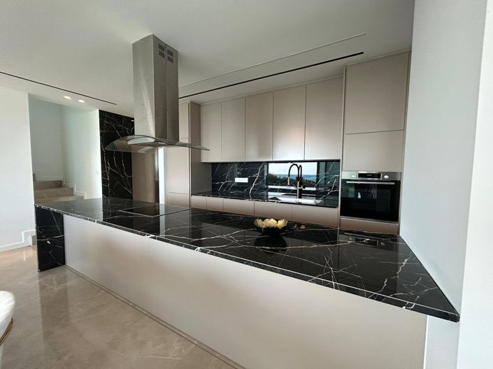 Image No.14-4 Bed House for sale