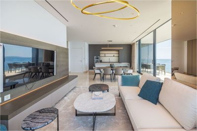 ffde618a-992a-4519-9977-0bd6c4ded107