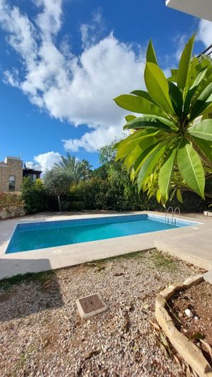 Image No.10-3 Bed House for sale