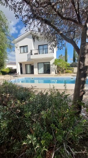 Image No.10-3 Bed House for sale