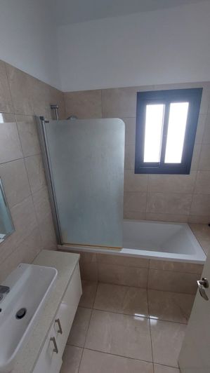 Image No.15-3 Bed House for sale