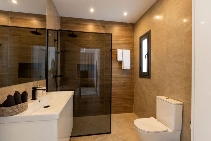 Image No.19-3 Bed House for sale