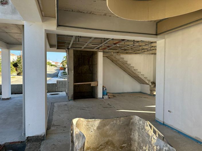 Image No.12-4 Bed House for sale