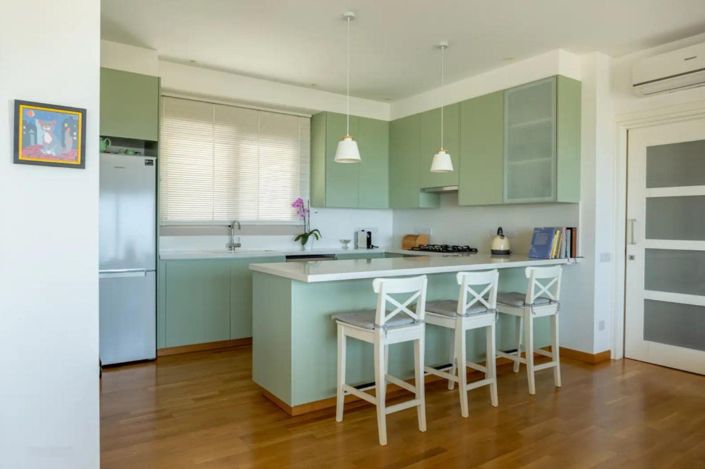 Image No.4-6 Bed House for sale