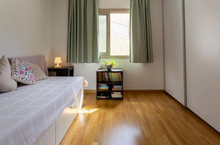 Image No.7-6 Bed House for sale