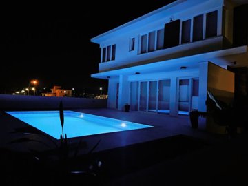 c1509824-4ca6-42d0-ab54-f7e4b50447ea