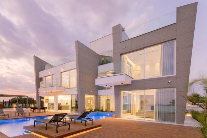 Image No.1-3 Bed House for sale