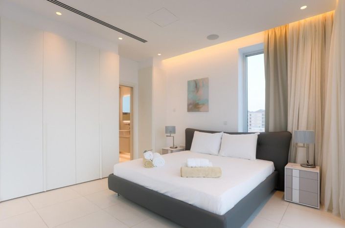 Image No.10-3 Bed House for sale