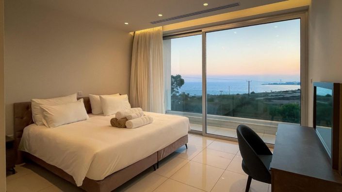 Image No.8-3 Bed House for sale