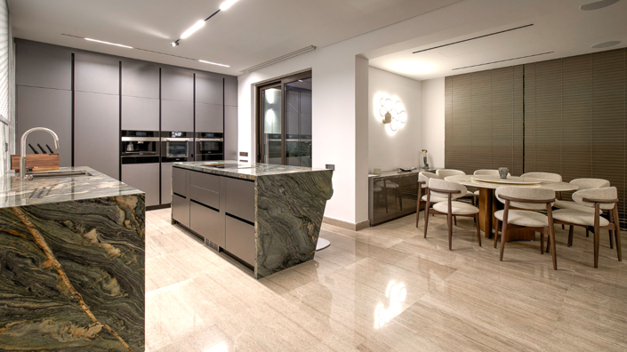 Image No.7-5 Bed House for sale