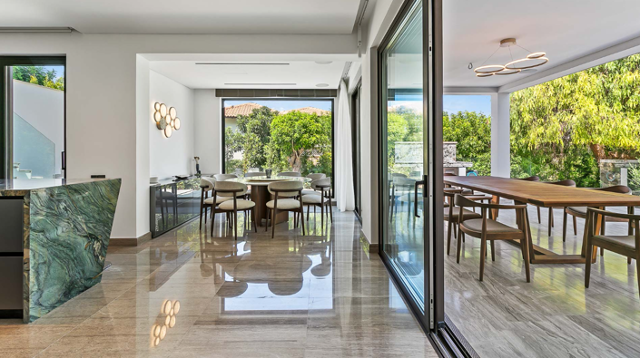 Image No.8-5 Bed House for sale