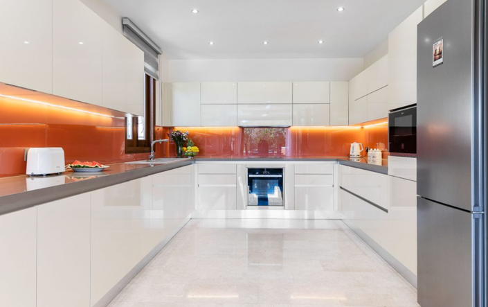 Image No.10-5 Bed House for sale