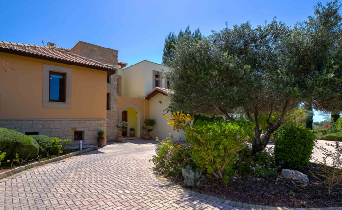 Image No.3-5 Bed House for sale