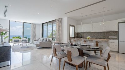 09022cb8-d26c-45c1-96d1-e646837e11de