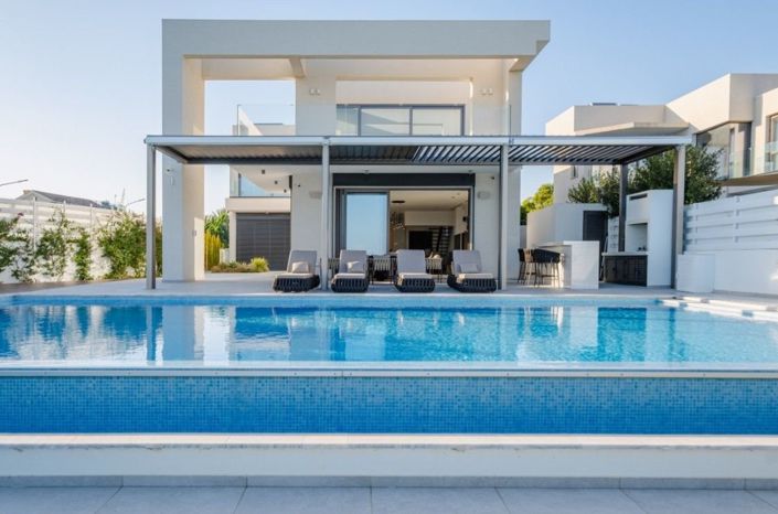 Image No.4-4 Bed House for sale