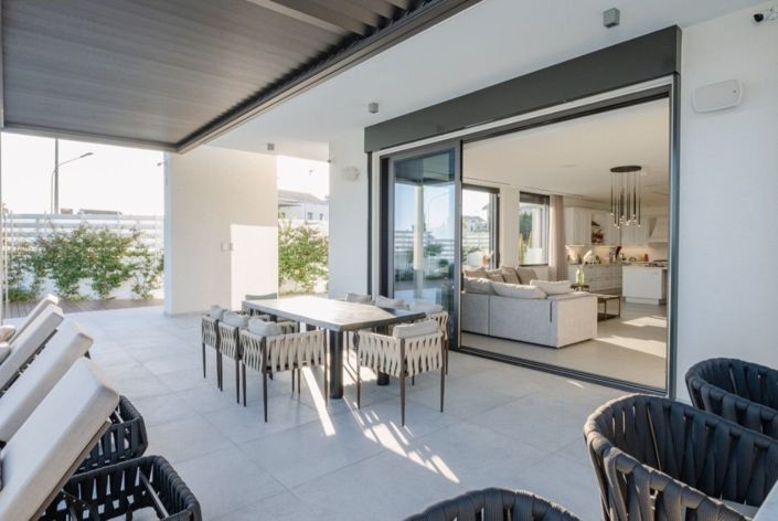 Image No.6-4 Bed House for sale