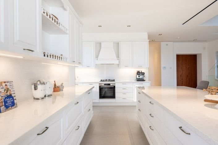 Image No.7-4 Bed House for sale