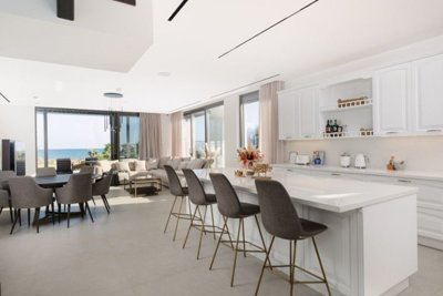 870f6082-33f4-47bc-aa11-4d0d44fb1325