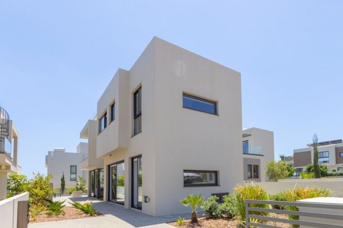 Image No.13-3 Bed House for sale