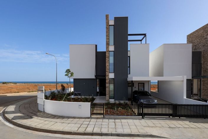 Image No.3-5 Bed House for sale