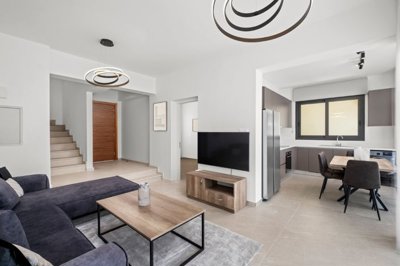 bbdecb0e-f376-4b57-a9f1-aab375f369a1