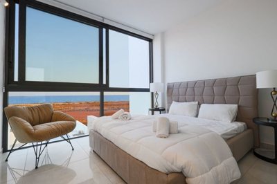 197e1a85-5bb3-4044-b379-b20238e3d5c7