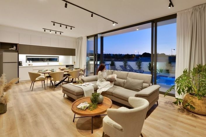 Image No.13-3 Bed House for sale