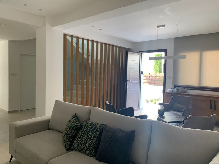 Image No.10-5 Bed House for sale