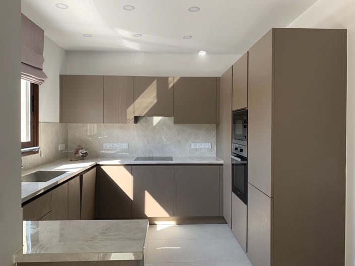 Image No.9-5 Bed House for sale