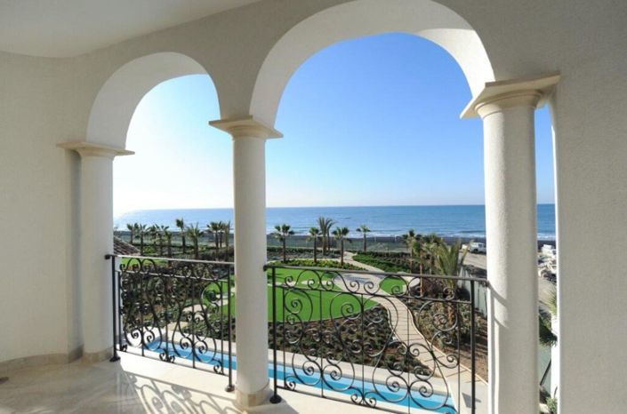 Image No.6-5 Bed House for sale