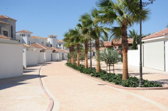 Image No.16-5 Bed House for sale