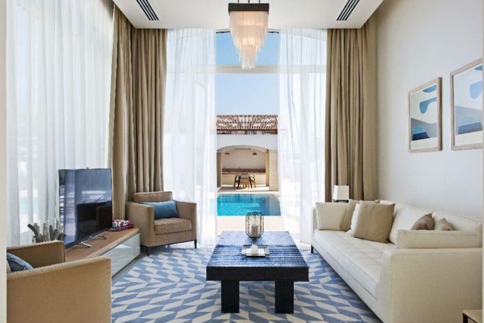 Image No.8-5 Bed House for sale