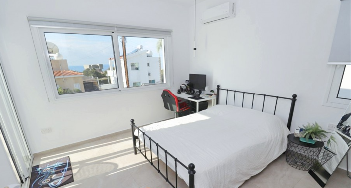 Image No.3-4 Bed House for sale