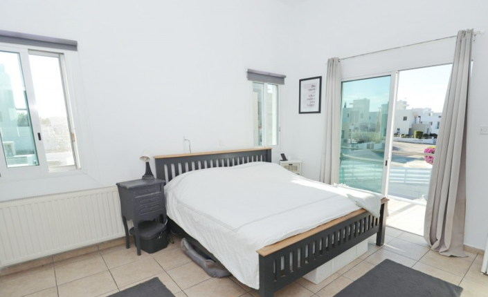 Image No.8-4 Bed House for sale